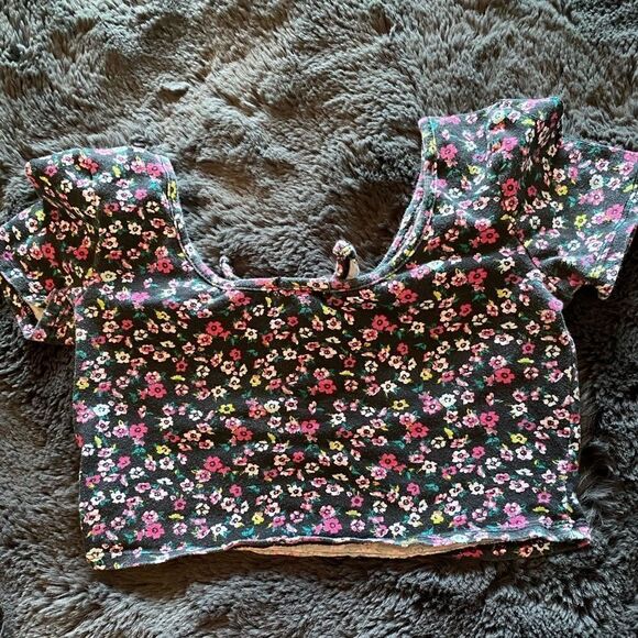 Crop top  - Picture 2 of 3